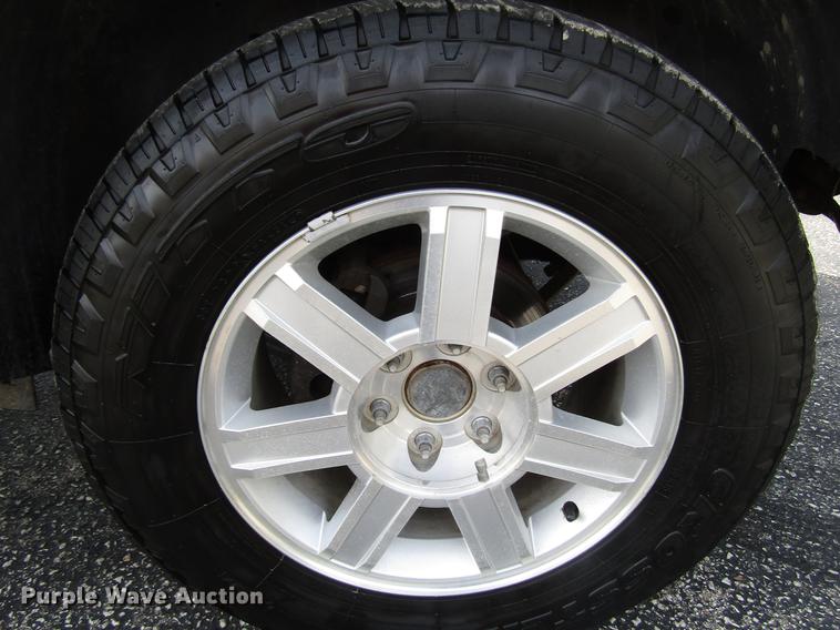 image for item DD7501 2002 Chevrolet Silverado 1500 LS Ext. Cab pickup truck