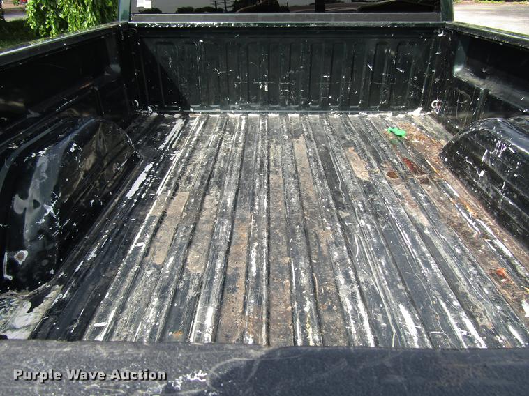 image for item DD7501 2002 Chevrolet Silverado 1500 LS Ext. Cab pickup truck