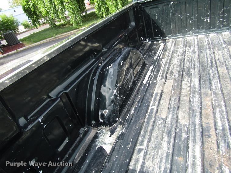 image for item DD7501 2002 Chevrolet Silverado 1500 LS Ext. Cab pickup truck