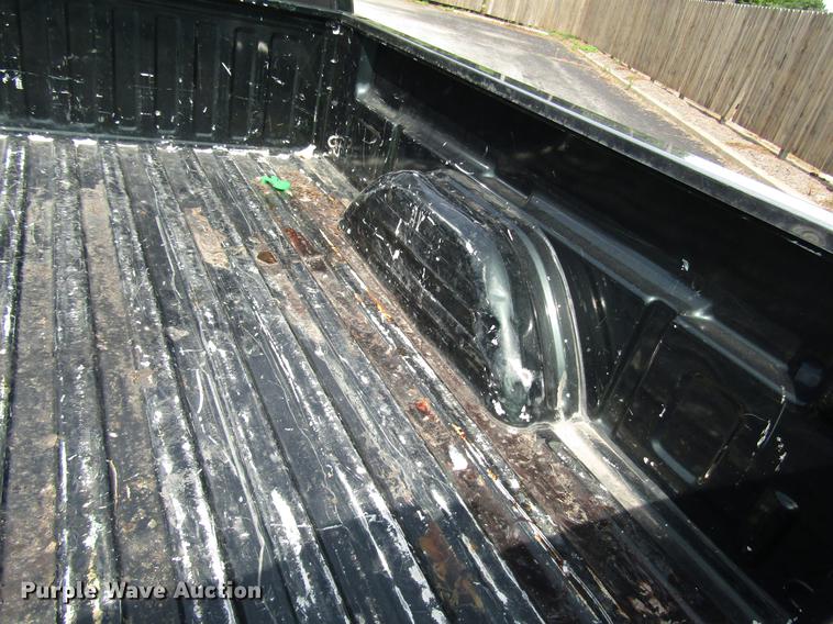 image for item DD7501 2002 Chevrolet Silverado 1500 LS Ext. Cab pickup truck