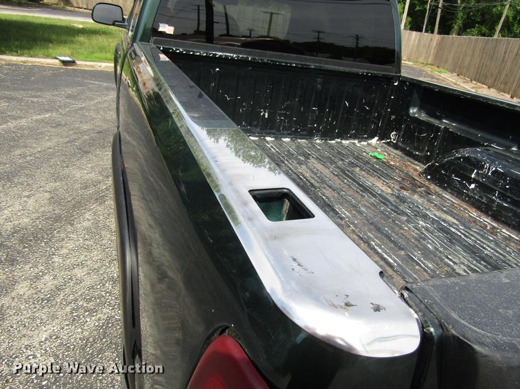 image for item DD7501 2002 Chevrolet Silverado 1500 LS Ext. Cab pickup truck