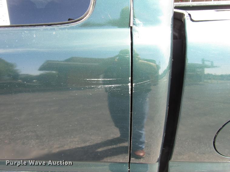 image for item DD7501 2002 Chevrolet Silverado 1500 LS Ext. Cab pickup truck