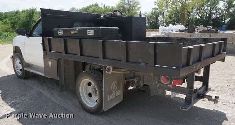 image for item DD7716 1994 Chevrolet 3500HD flatbed pickup truck