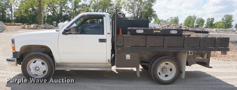 image for item DD7716 1994 Chevrolet 3500HD flatbed pickup truck