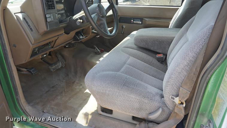 image for item DD7716 1994 Chevrolet 3500HD flatbed pickup truck