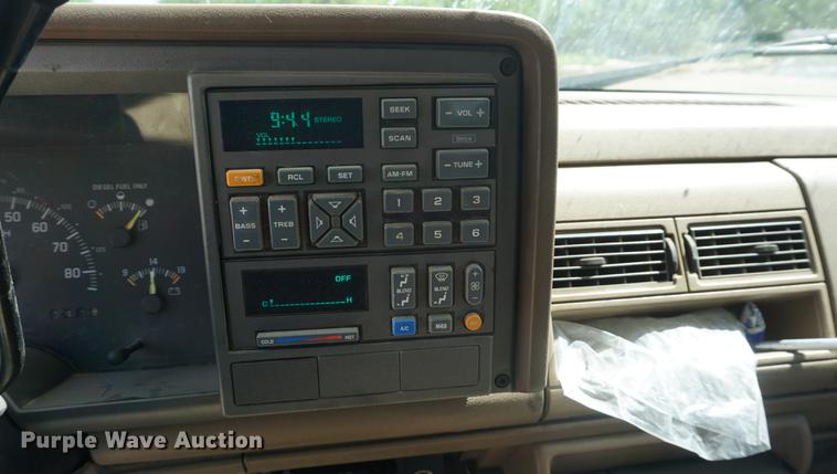 image for item DD7716 1994 Chevrolet 3500HD flatbed pickup truck