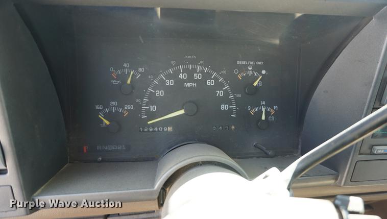 image for item DD7716 1994 Chevrolet 3500HD flatbed pickup truck