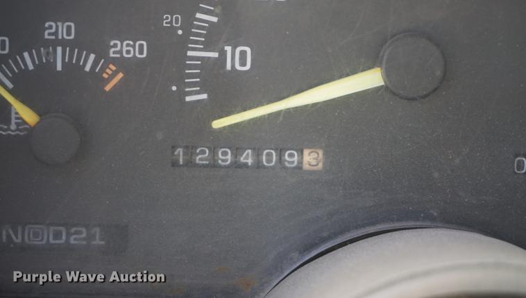 image for item DD7716 1994 Chevrolet 3500HD flatbed pickup truck