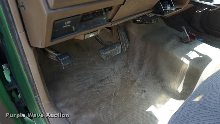 image for item DD7716 1994 Chevrolet 3500HD flatbed pickup truck