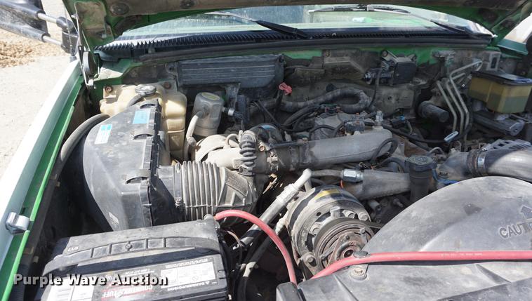 image for item DD7716 1994 Chevrolet 3500HD flatbed pickup truck