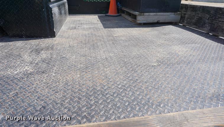 image for item DD7716 1994 Chevrolet 3500HD flatbed pickup truck