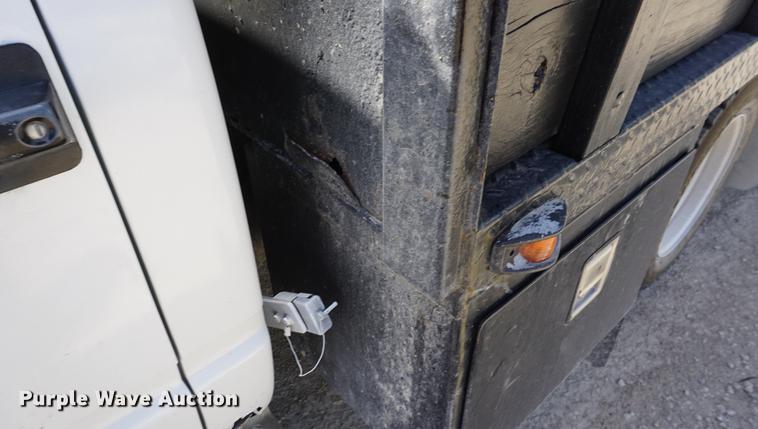 image for item DD7716 1994 Chevrolet 3500HD flatbed pickup truck