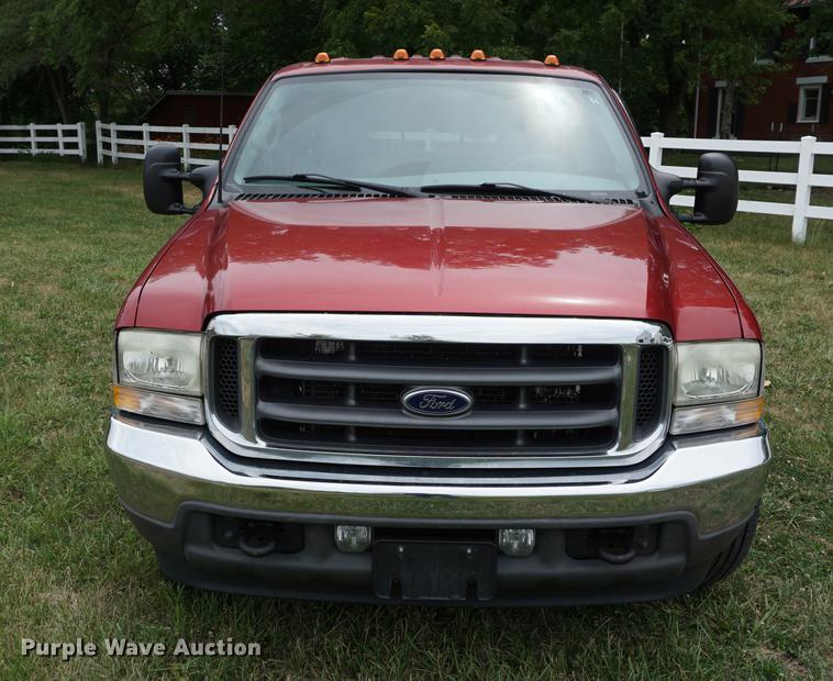 image for item DD7727 2002 Ford F250 Super Duty Lariat Crew Cab pickup truck