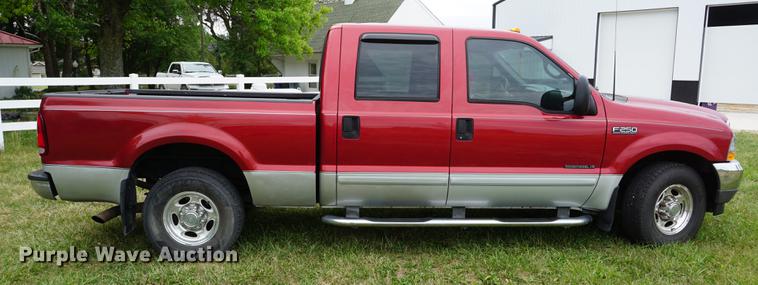 image for item DD7727 2002 Ford F250 Super Duty Lariat Crew Cab pickup truck