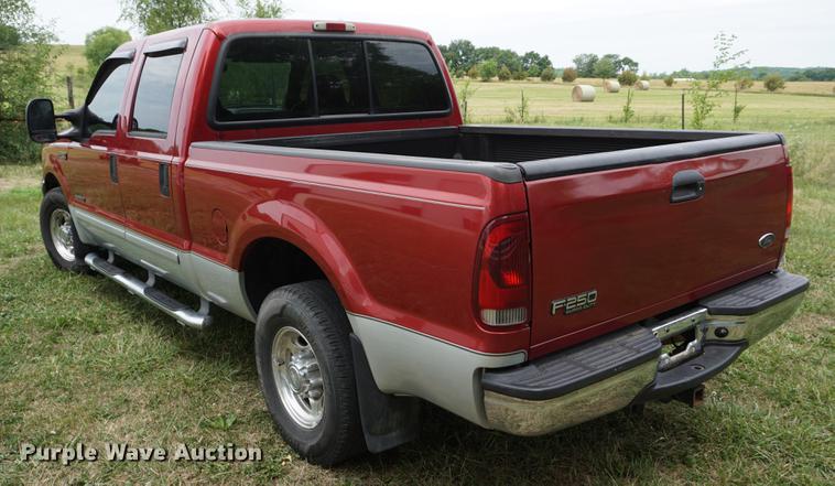 image for item DD7727 2002 Ford F250 Super Duty Lariat Crew Cab pickup truck