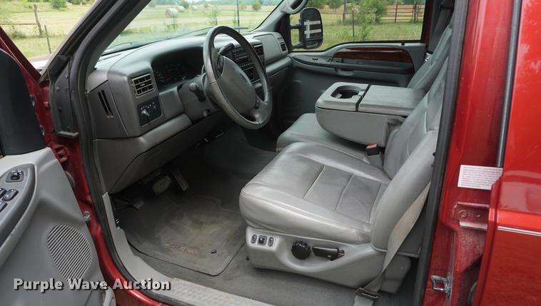 image for item DD7727 2002 Ford F250 Super Duty Lariat Crew Cab pickup truck