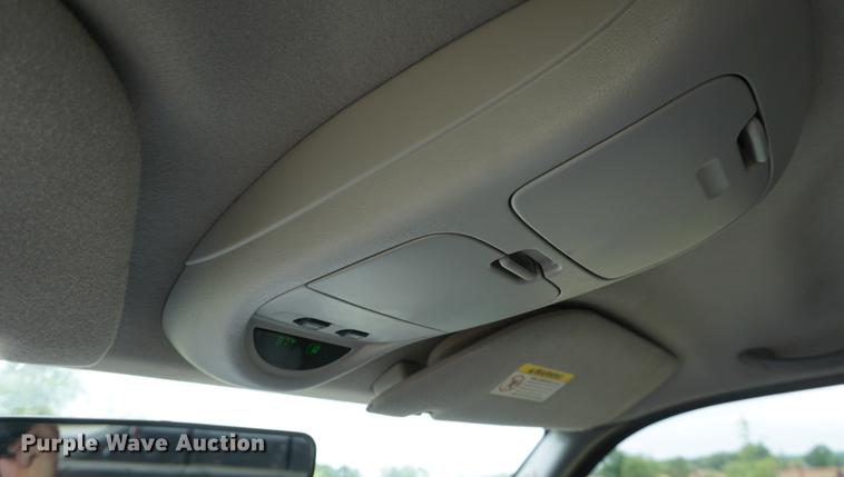 image for item DD7727 2002 Ford F250 Super Duty Lariat Crew Cab pickup truck