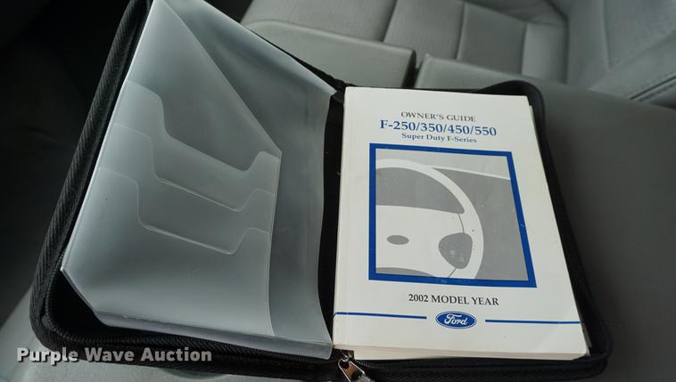 image for item DD7727 2002 Ford F250 Super Duty Lariat Crew Cab pickup truck