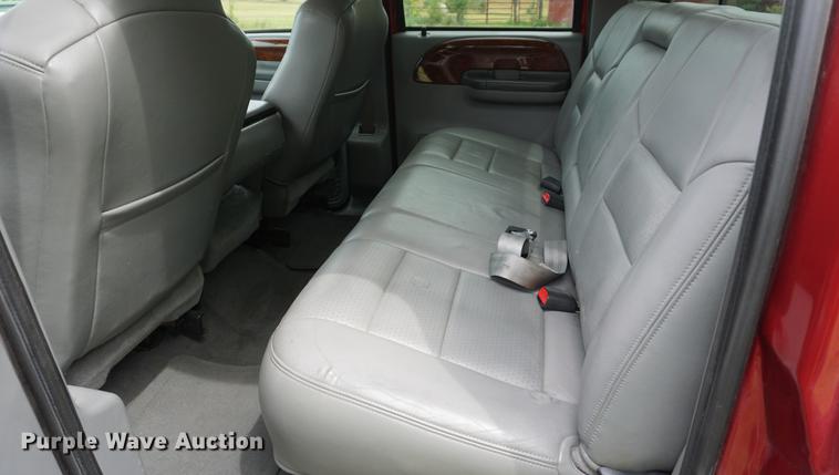 image for item DD7727 2002 Ford F250 Super Duty Lariat Crew Cab pickup truck