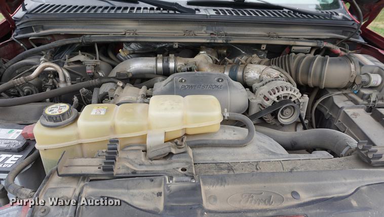 image for item DD7727 2002 Ford F250 Super Duty Lariat Crew Cab pickup truck