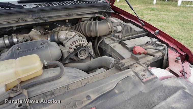 image for item DD7727 2002 Ford F250 Super Duty Lariat Crew Cab pickup truck