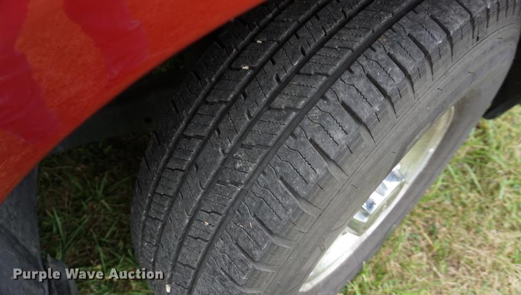 image for item DD7727 2002 Ford F250 Super Duty Lariat Crew Cab pickup truck