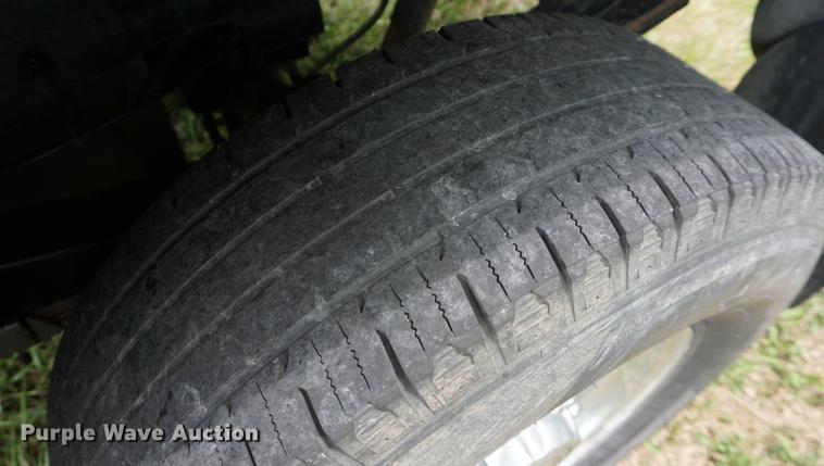 image for item DD7727 2002 Ford F250 Super Duty Lariat Crew Cab pickup truck