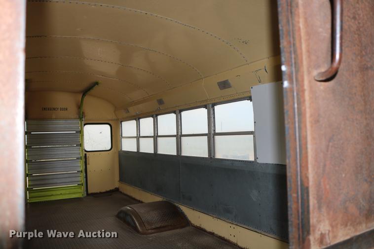 image for item DD8285 1987 International S1853 Ward SS-20 school bus