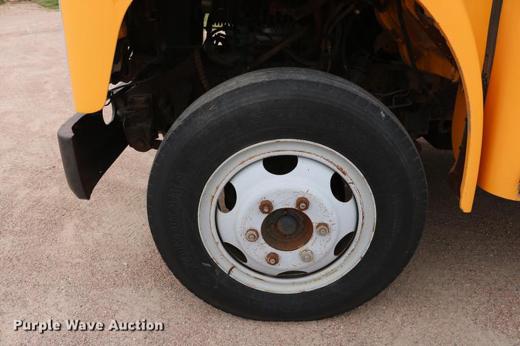 image for item DD8285 1987 International S1853 Ward SS-20 school bus