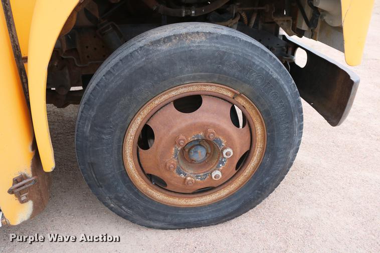 image for item DD8285 1987 International S1853 Ward SS-20 school bus