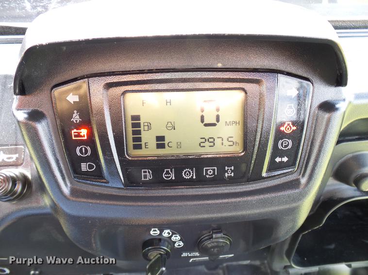 image for item DD8287 2017 Kubota RTVX900 ATV