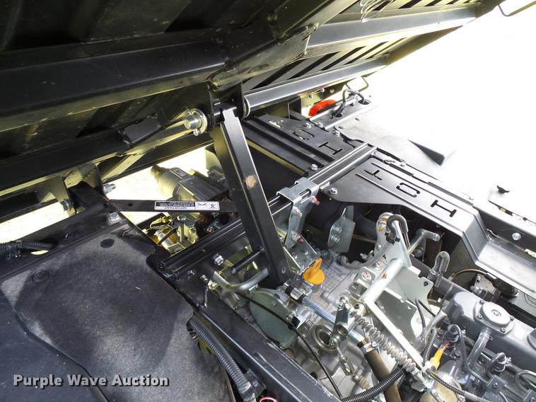 image for item DD8287 2017 Kubota RTVX900 ATV