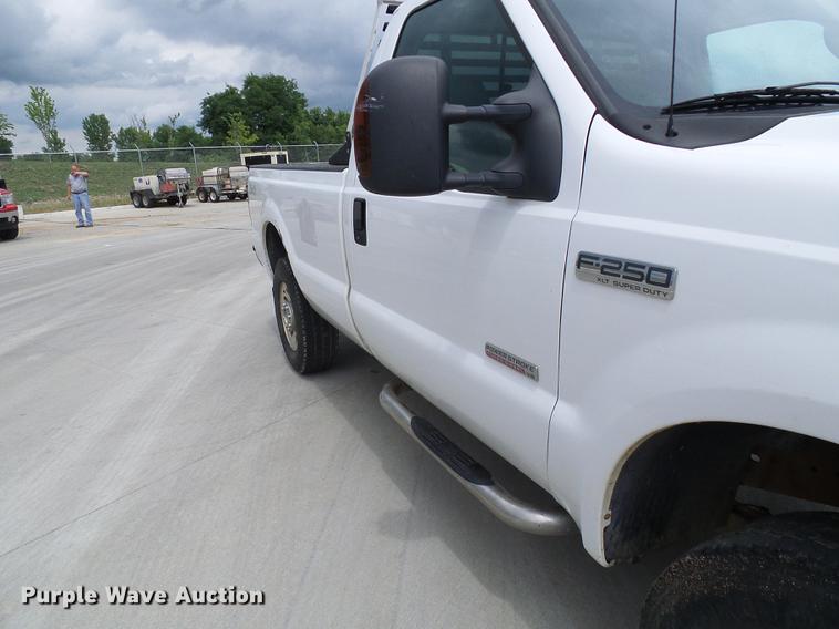 image for item DD8568 2007 Ford F250 Super Duty pickup truck