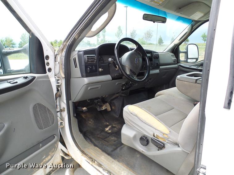 image for item DD8568 2007 Ford F250 Super Duty pickup truck