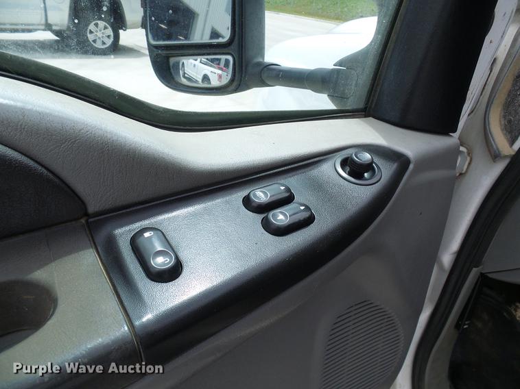 image for item DD8568 2007 Ford F250 Super Duty pickup truck