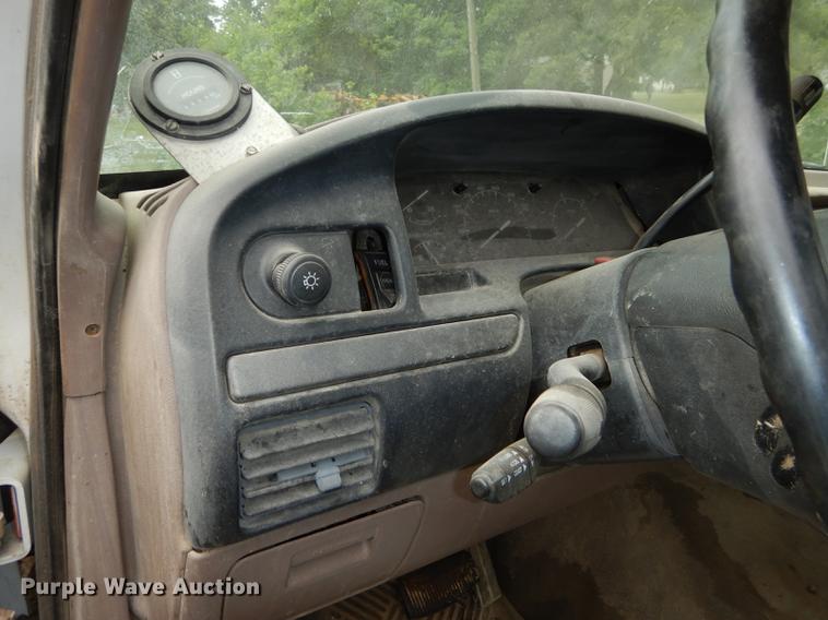 image for item DE1814 1993 Ford F450 Super Duty flatbed truck