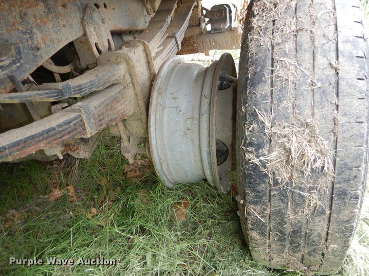 image for item DE1814 1993 Ford F450 Super Duty flatbed truck
