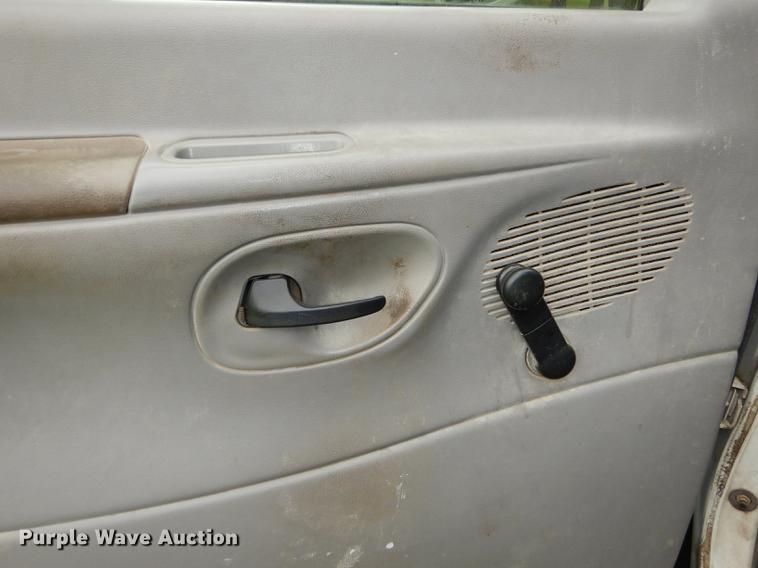 image for item DE1817 1998 Ford Econoline E250 van