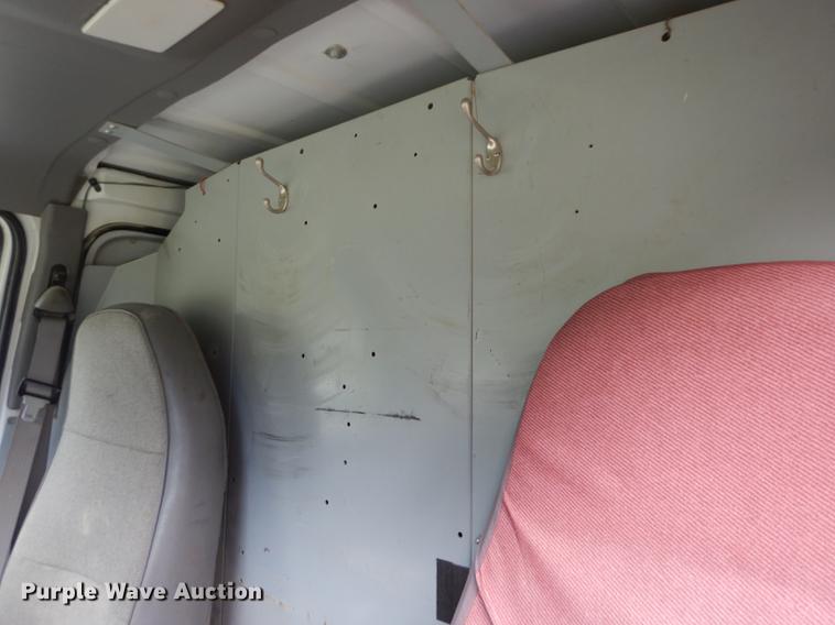 image for item DE1817 1998 Ford Econoline E250 van