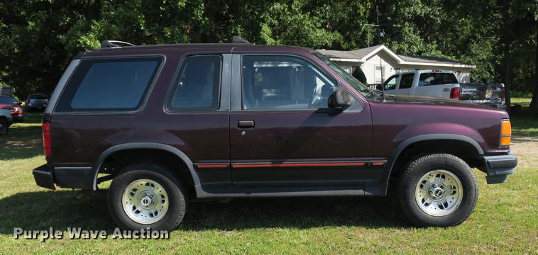 image for item DE3711 1994 Ford Explorer Sport SUV