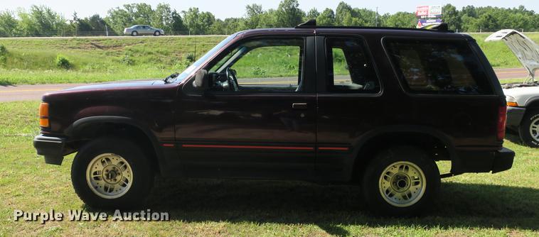 image for item DE3711 1994 Ford Explorer Sport SUV