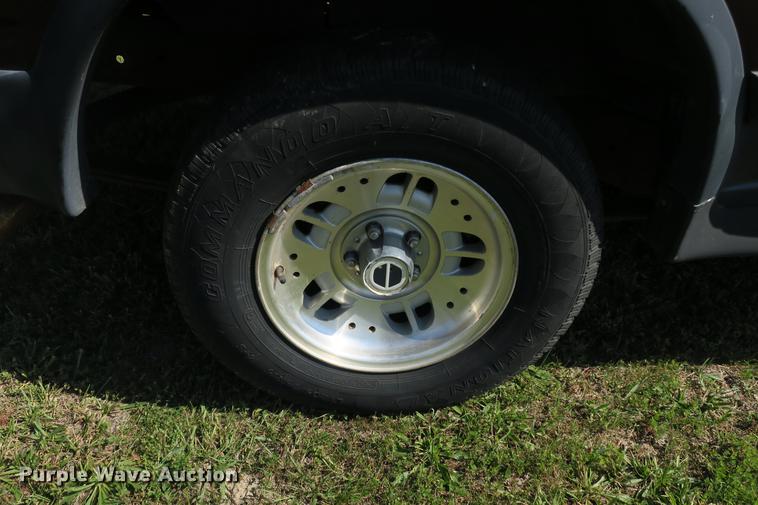 image for item DE3711 1994 Ford Explorer Sport SUV