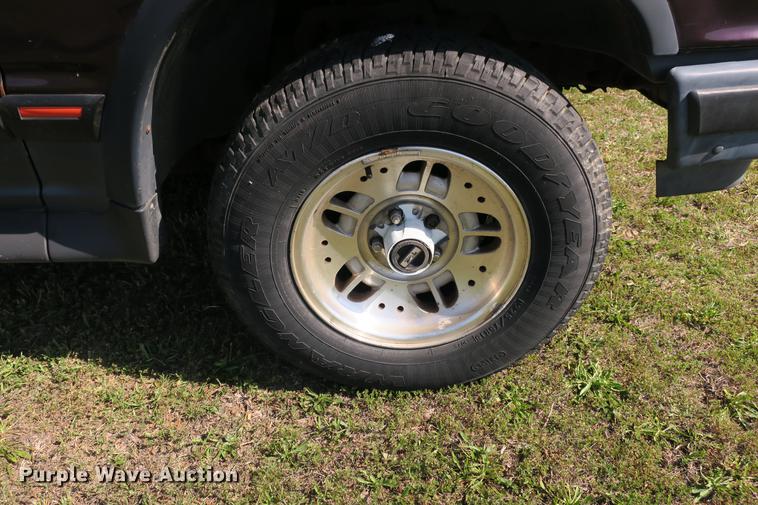 image for item DE3711 1994 Ford Explorer Sport SUV