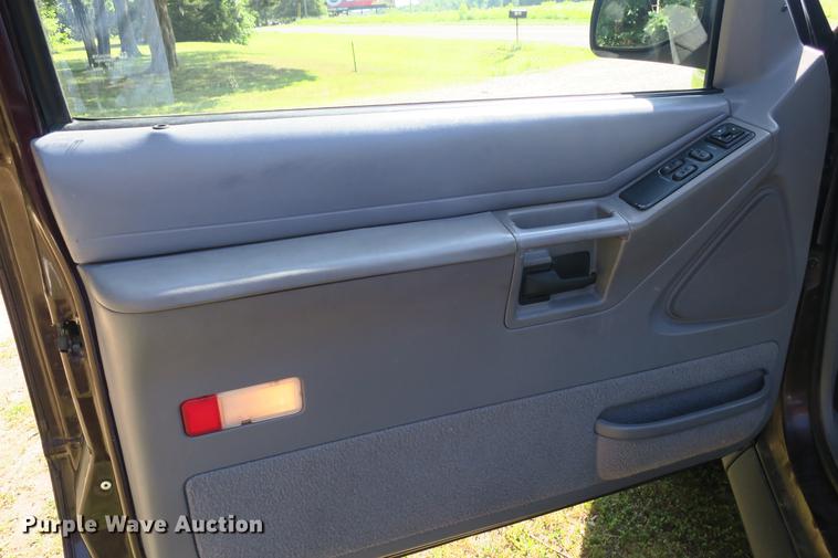 image for item DE3711 1994 Ford Explorer Sport SUV