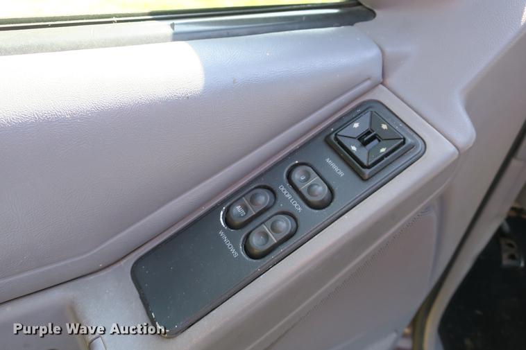 image for item DE3711 1994 Ford Explorer Sport SUV