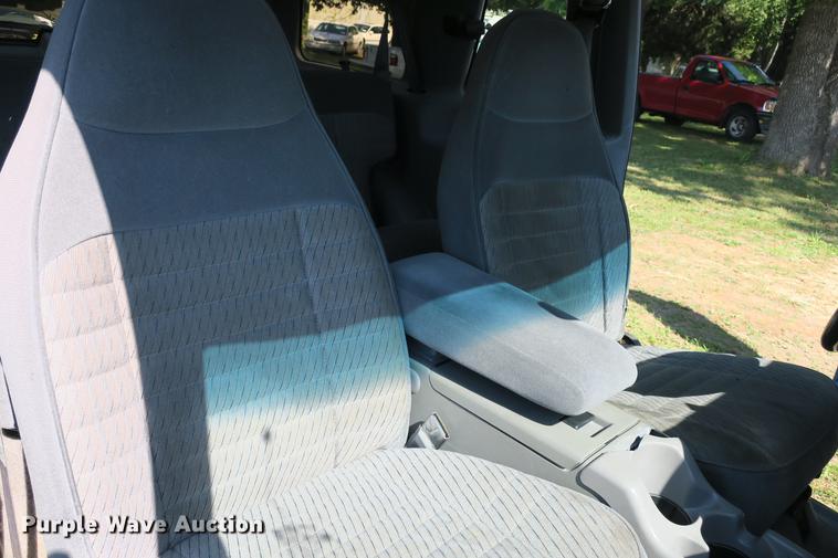 image for item DE3711 1994 Ford Explorer Sport SUV