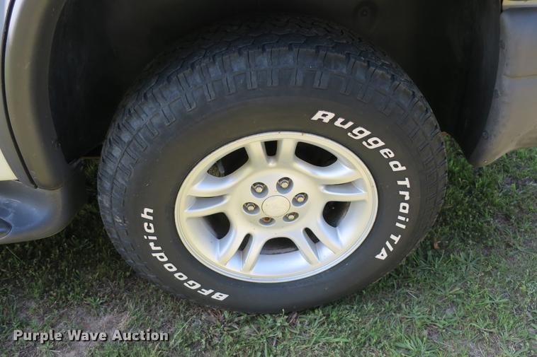 image for item DE3712 2003 Dodge Durango SXT SUV