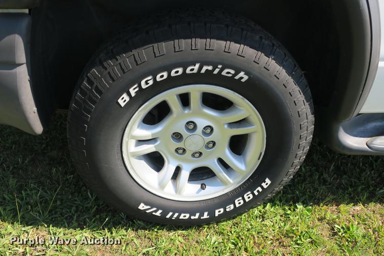 image for item DE3712 2003 Dodge Durango SXT SUV