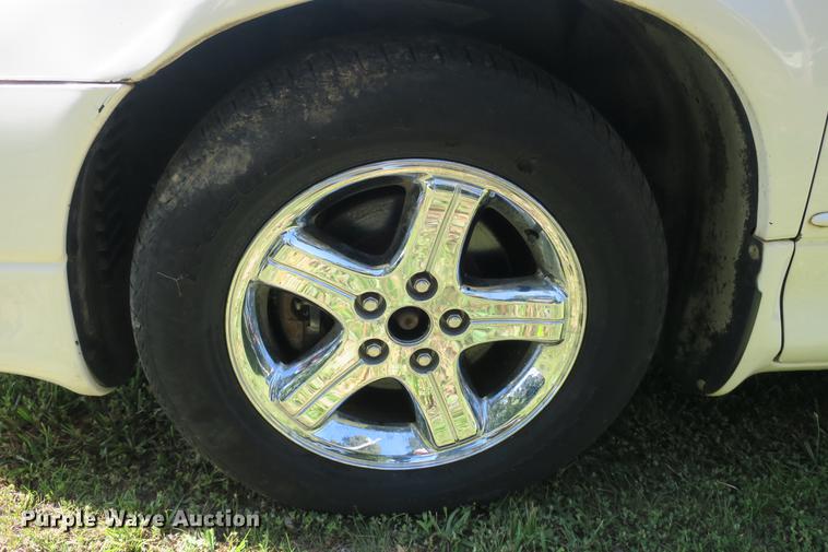 image for item DE3713 2004 Dodge Intrepid SXT