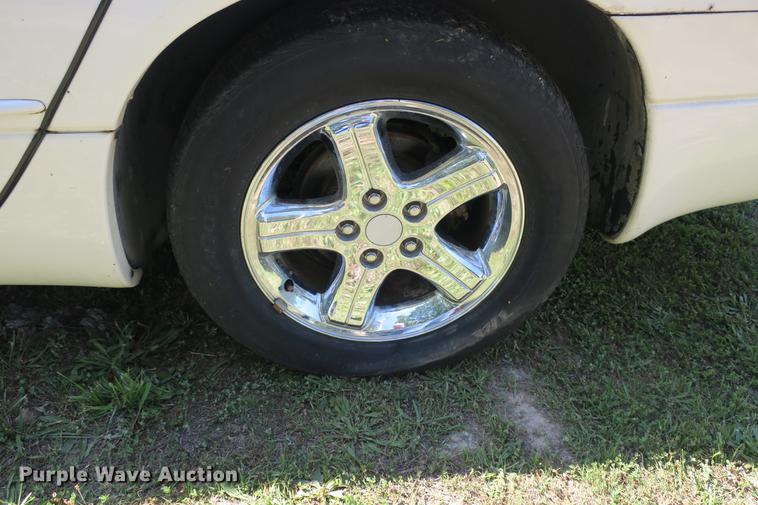 image for item DE3713 2004 Dodge Intrepid SXT